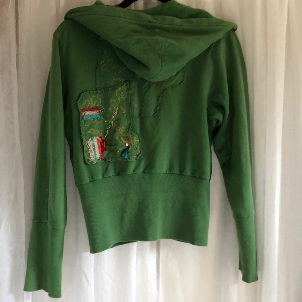 🐸FREE PEOPLE DETAILED SWEATSHIRT 🐸